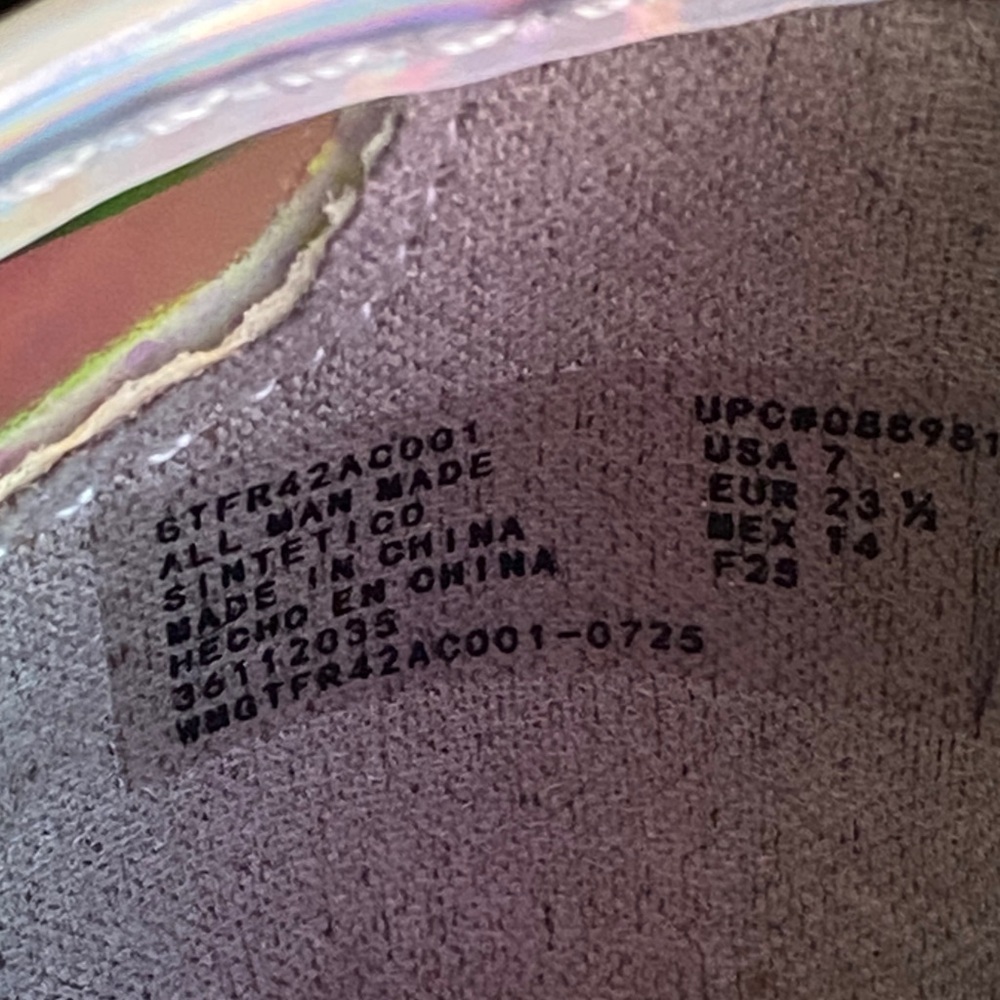 Disney Frozen Iridescent Dress Shoes - Picture 8 of 11